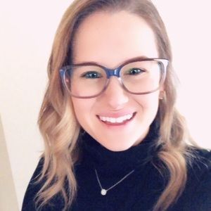 Meet your Posher, Julia